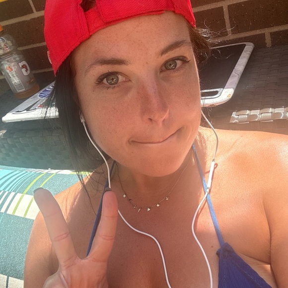 POSHER: IM4GE CH4NGE - supporting the ATX MVMT and every posher everywhere 😍😍 - Picture 11 of 16